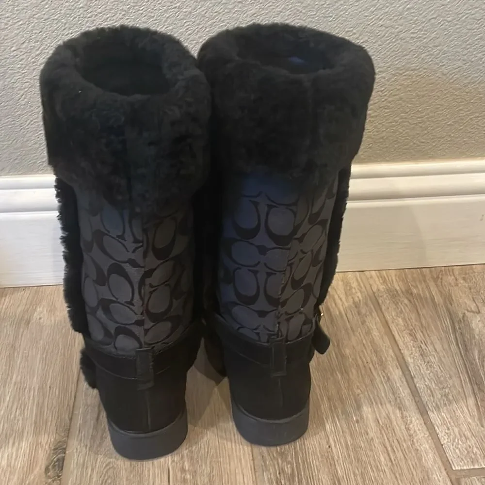 Coach Deeann Authentic Buckle Traditional C Sign Fur Boots Woman’s’ size 5.5